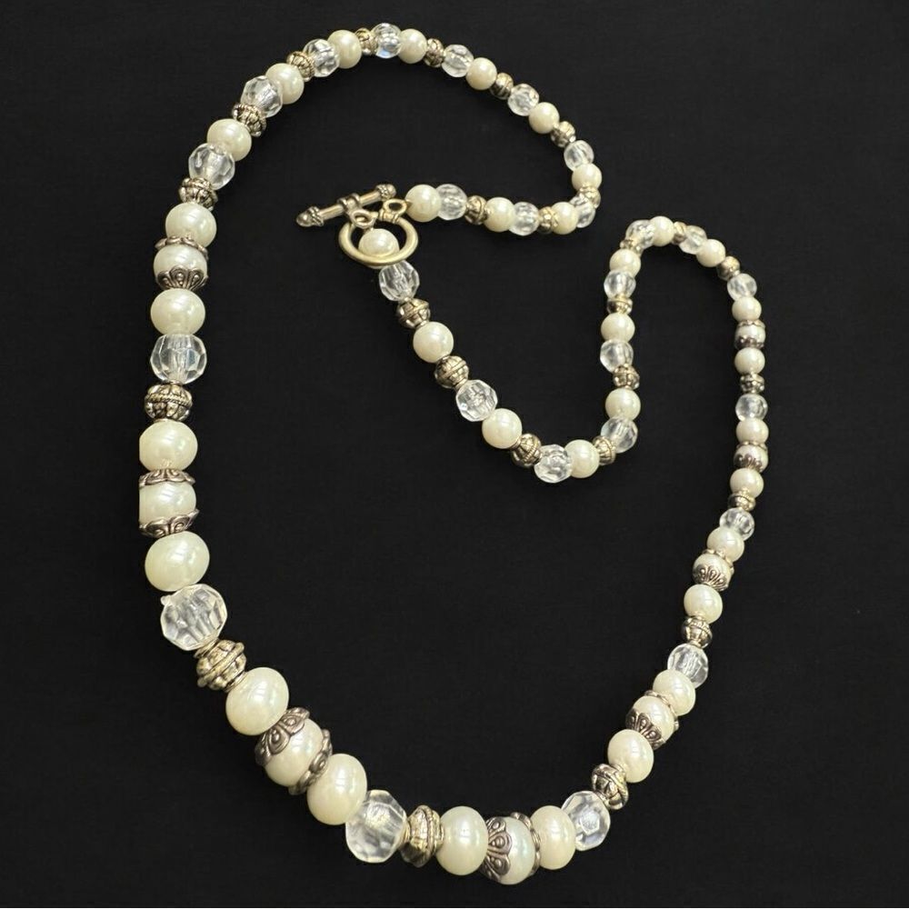 Cream Beaded Necklace with Crystal Accents
